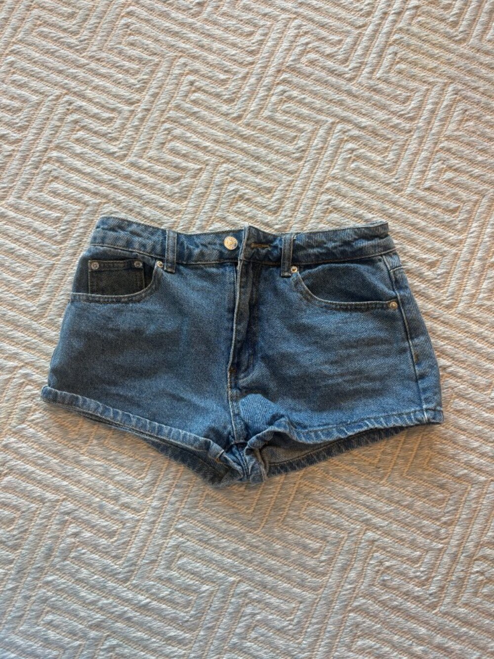Edikted Bow Pocket Washed Denim Shorts ๐๐ค - Picture 2 of 3